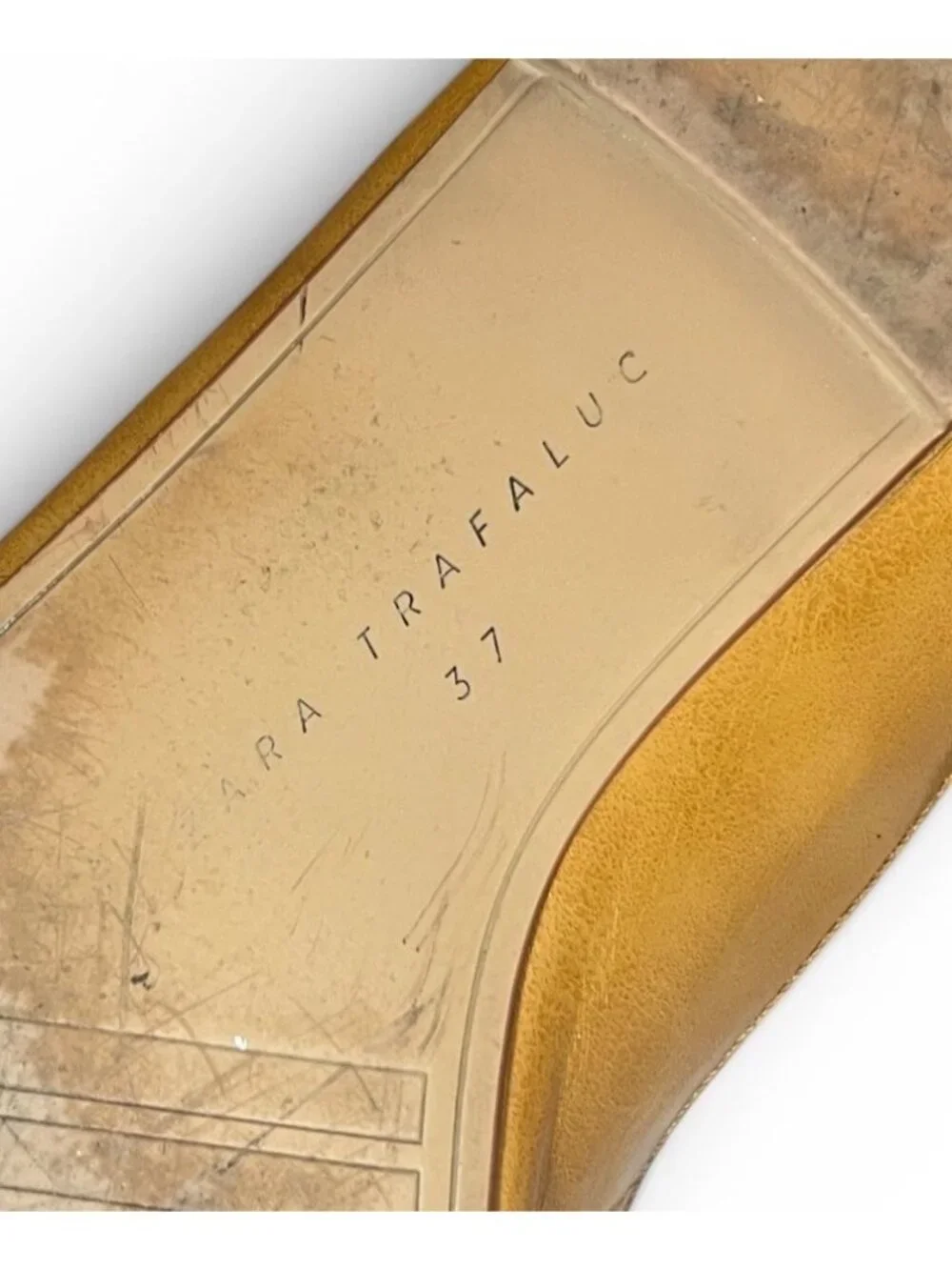 Zara Trafaluc Yellow Leather Loafer Flats With Tassel Detail Size 37